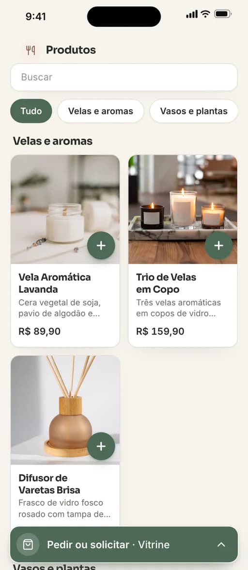 Catálogo da Casa Luna no celular: busca, filtros por categoria e a grade de produtos com foto, como a vela aromática, o trio de velas e o difusor de varetas, com preços